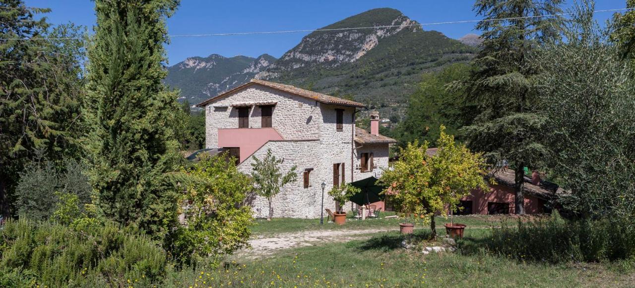 Agriturismo I Melograni Ferentillo Buitenkant foto